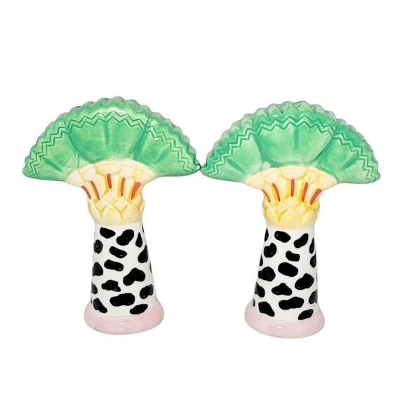 Vintage Palm Tree Salt And Pepper Shakers With Cow Print Tree Trunk 4.25" READ - Picture 4 of 9
